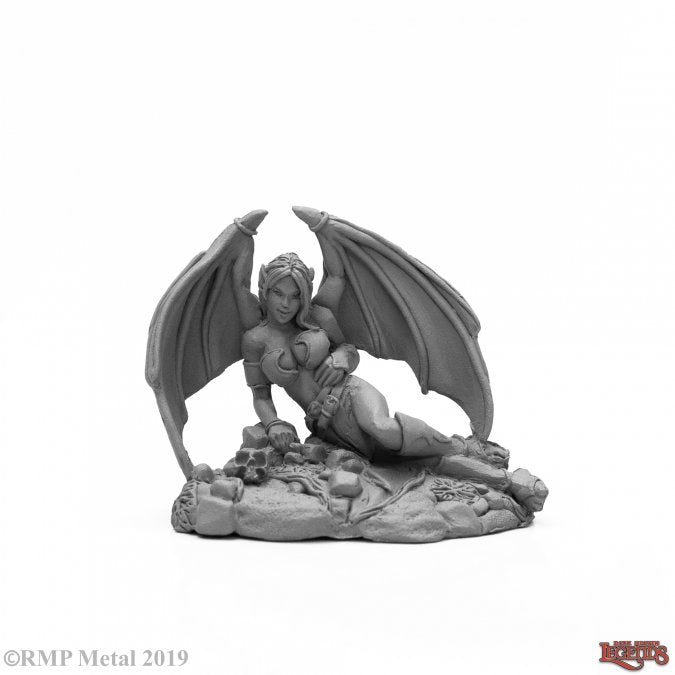 Reaper 03984 Reclining Sophie (metal)