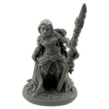 Reaper 30146 Legends: Devona, Female Wizard