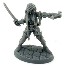 Reaper 30161 Legends: Damaris, Female Duskwarden