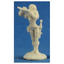 Reaper 77208 Anwyn, Female Bard