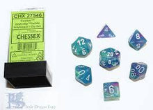CHX27546 Festive Waterlily dice w/ White numbers